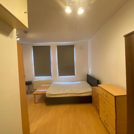 Golders Way Rooms London Bagian luar foto