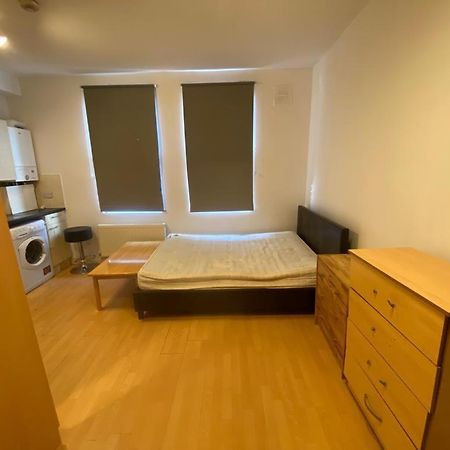 Golders Way Rooms London Bagian luar foto